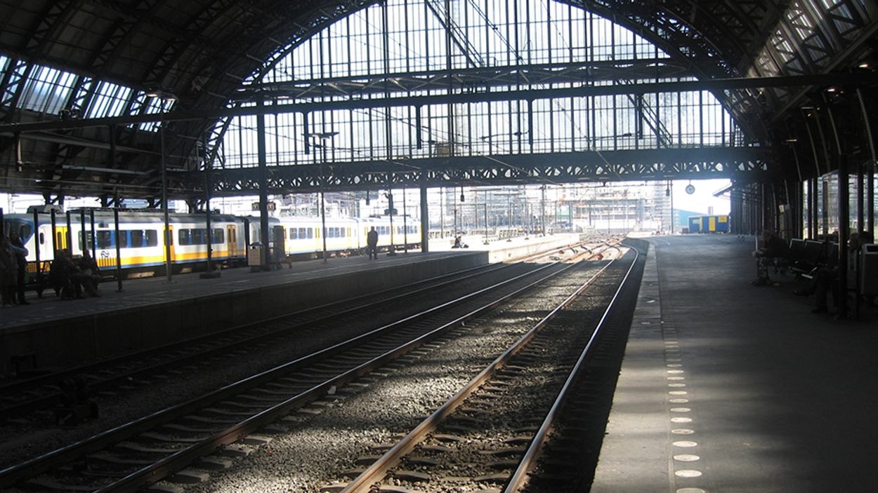 Amsterdam Centraal Station trein 930x520