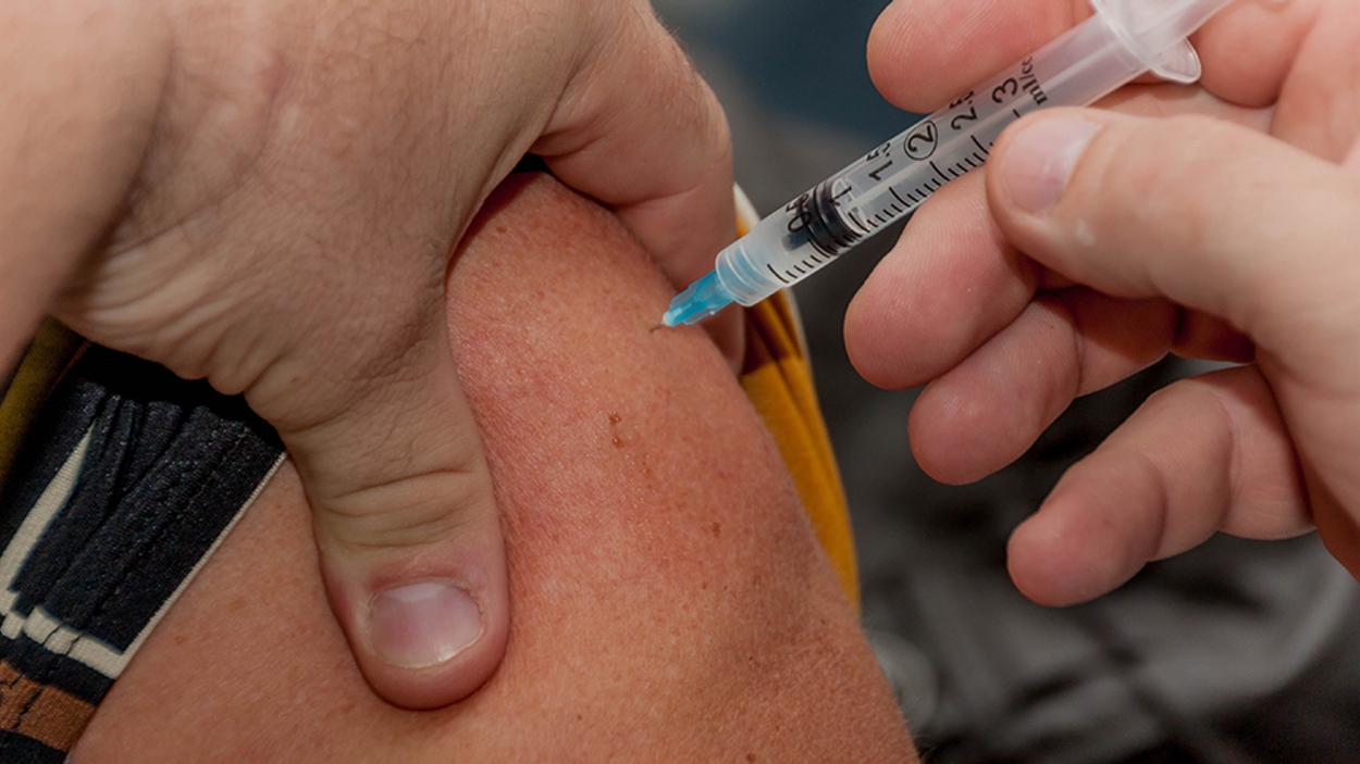 injectienaald spuit vaccineren 930 520 prik griepprik
