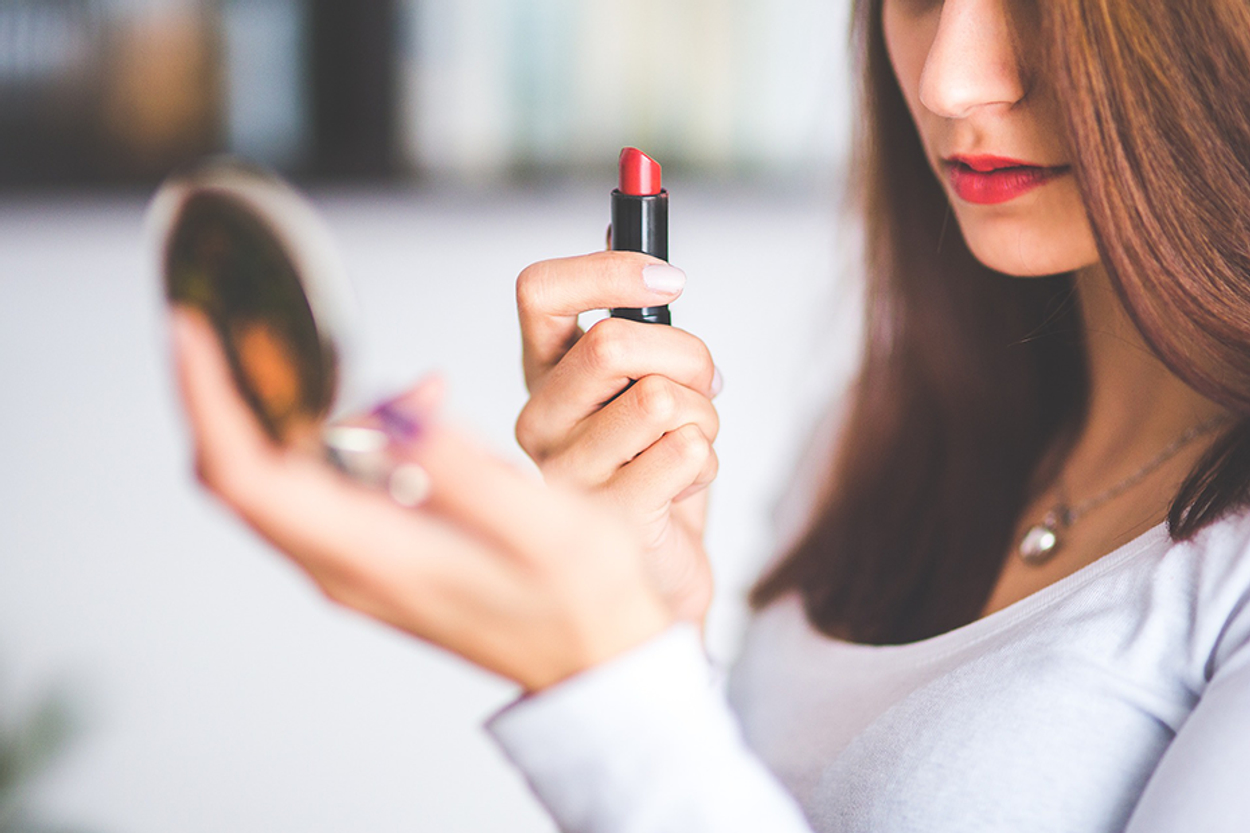 Test Welke long lasting lippenstift is het best? Kassa BNNVARA Test Welke long lasting lippenstift is het best? Kassa BNNVARA