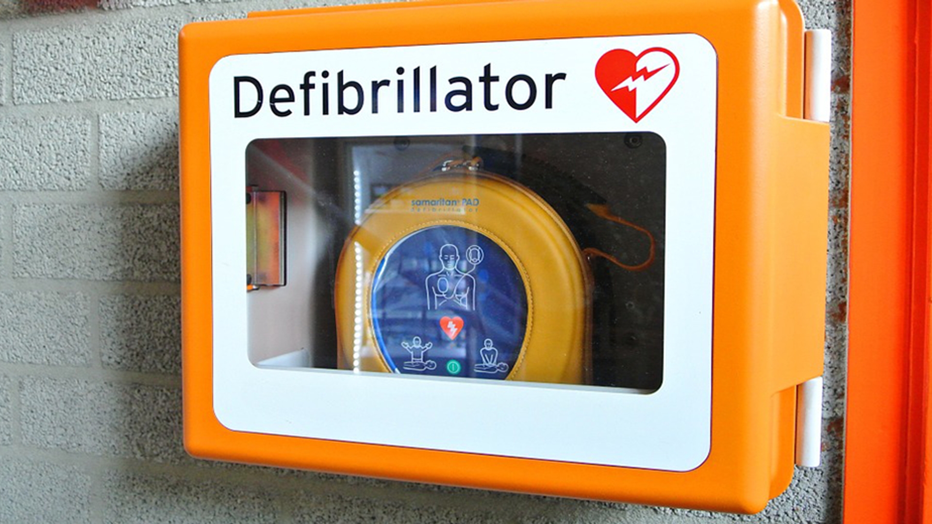 defibrillator930x520