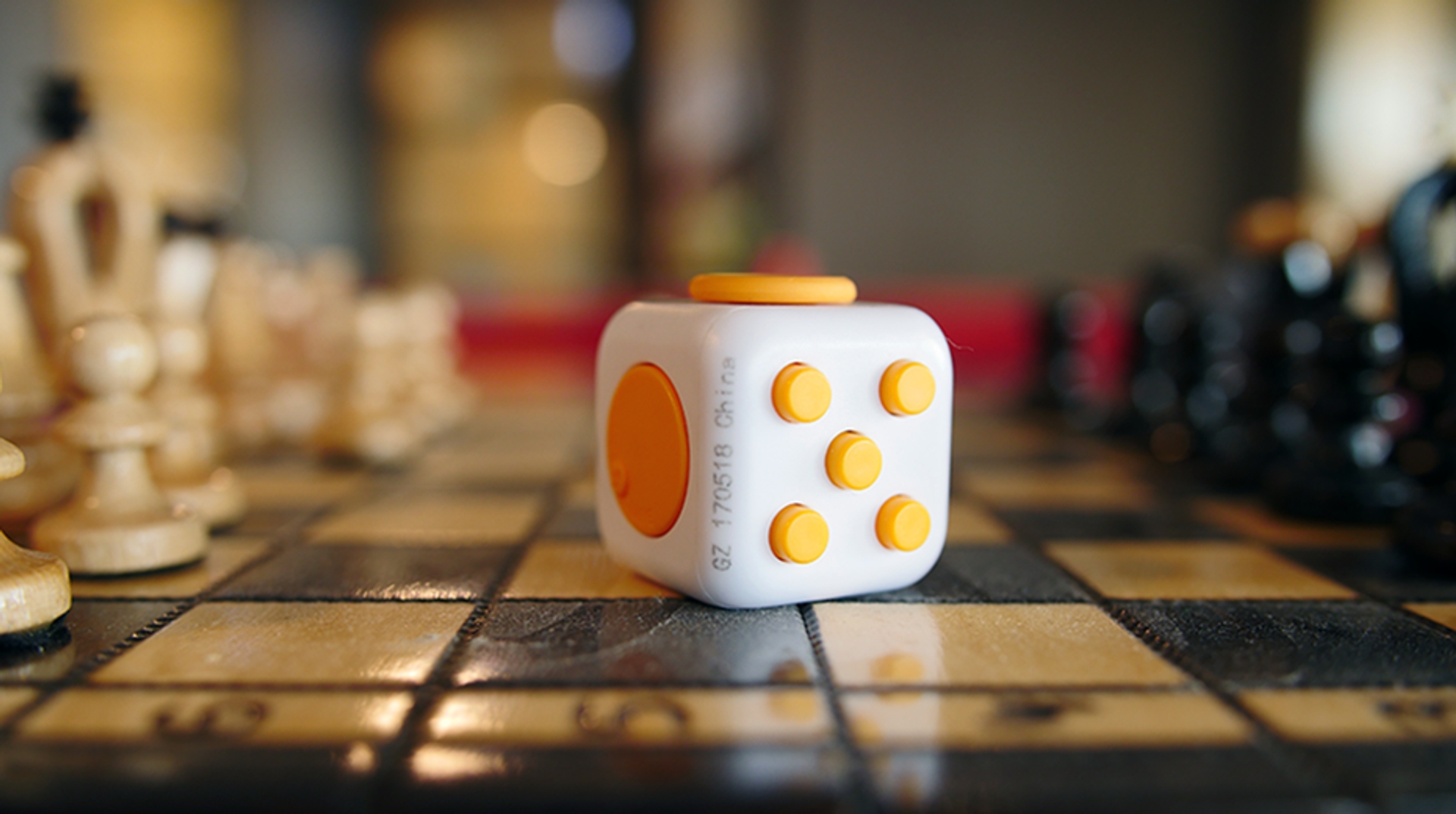 fidget cube review schaken 930x520