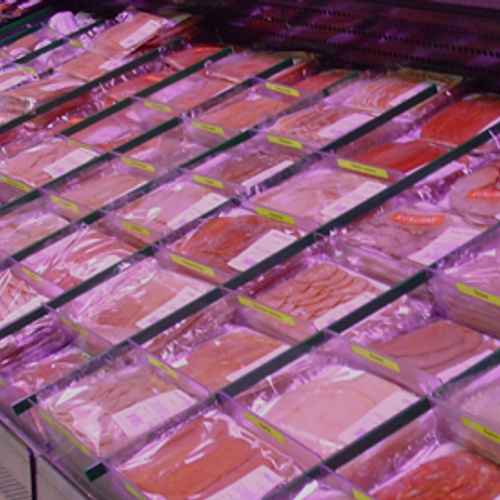 'Veel vlees besmet met gevaarlijke resistente bacterie'