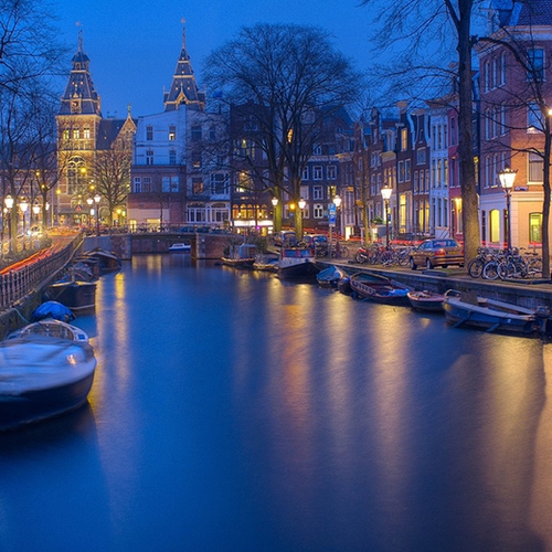 Amsterdam wil verbod op pleziervaart Wallen