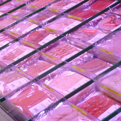 70% van de kipvleeswaren in de supermarkt is plofkip