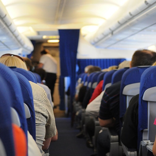 'Gezondheidsklachten bij piloten en reizigers door vliegen'