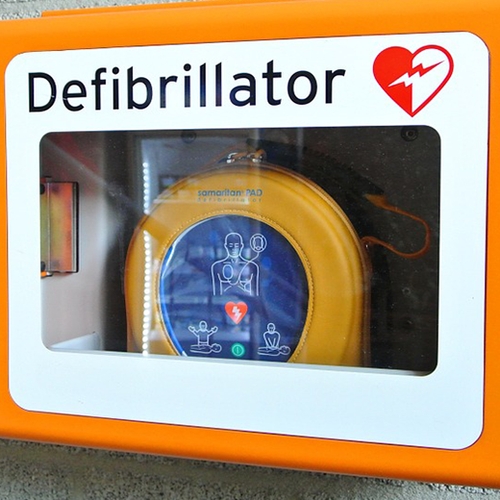 Overlevingskans groter door groeiend aantal AED's