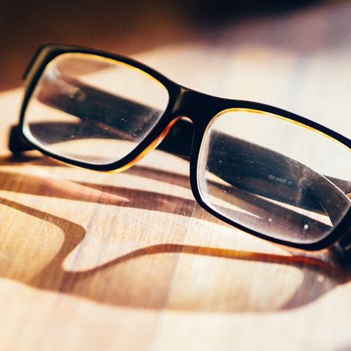 Afbeelding van Zaterdag in Kassa: Gekleurde brillenglazen verminderen dyslexie niet