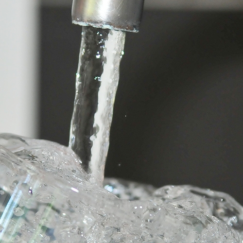 Raad vraagt naar duur water op Haags festival