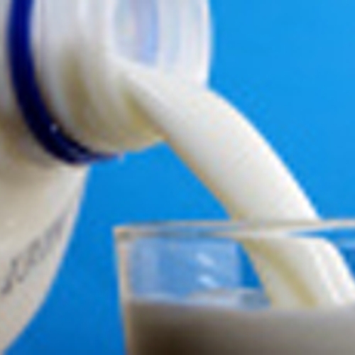 Hogere melkprijs helpt FrieslandCampina