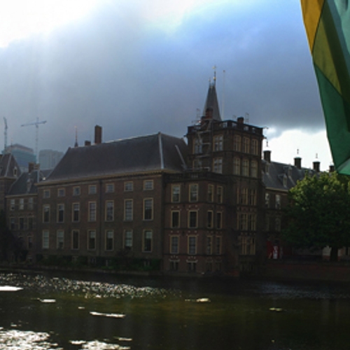 Laatste hand aan dak Den Haag Centraal