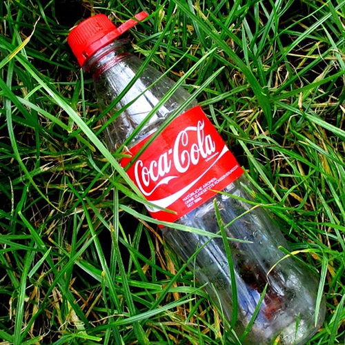 Greenpeace laakt 'groene illusie' Coca-Cola