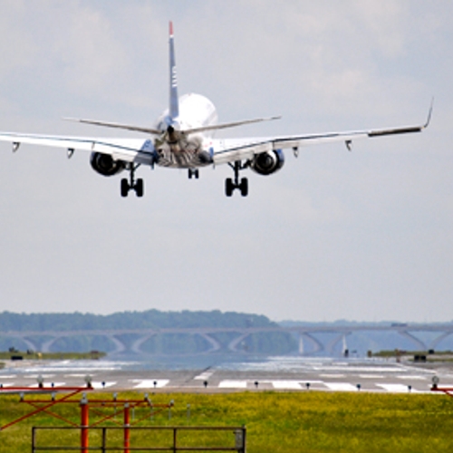 22.000 starts of landingen op Twente Airport
