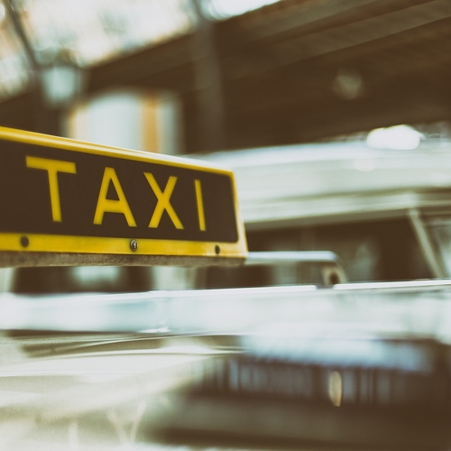 Taxi-app Uber krijgt noodknop
